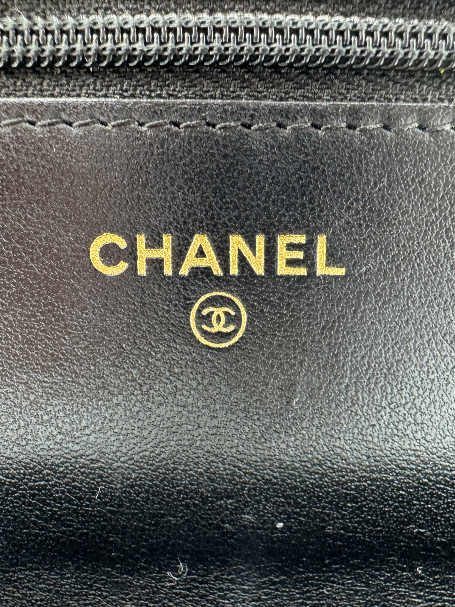 2019 Croc-Embossed Paris-New York Graffiti 2.55 Reissue Wallet on Chain in Black and Gold Leather
