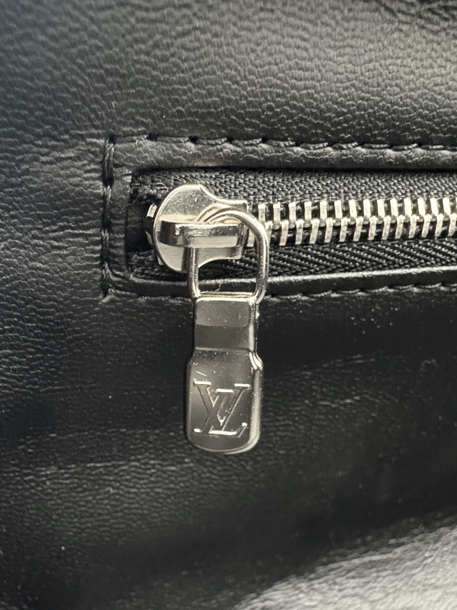 Louis Vuitton Keepall 55 Bandouliere Weekender Duffel Bag in Damier Graphite Coated Canvas