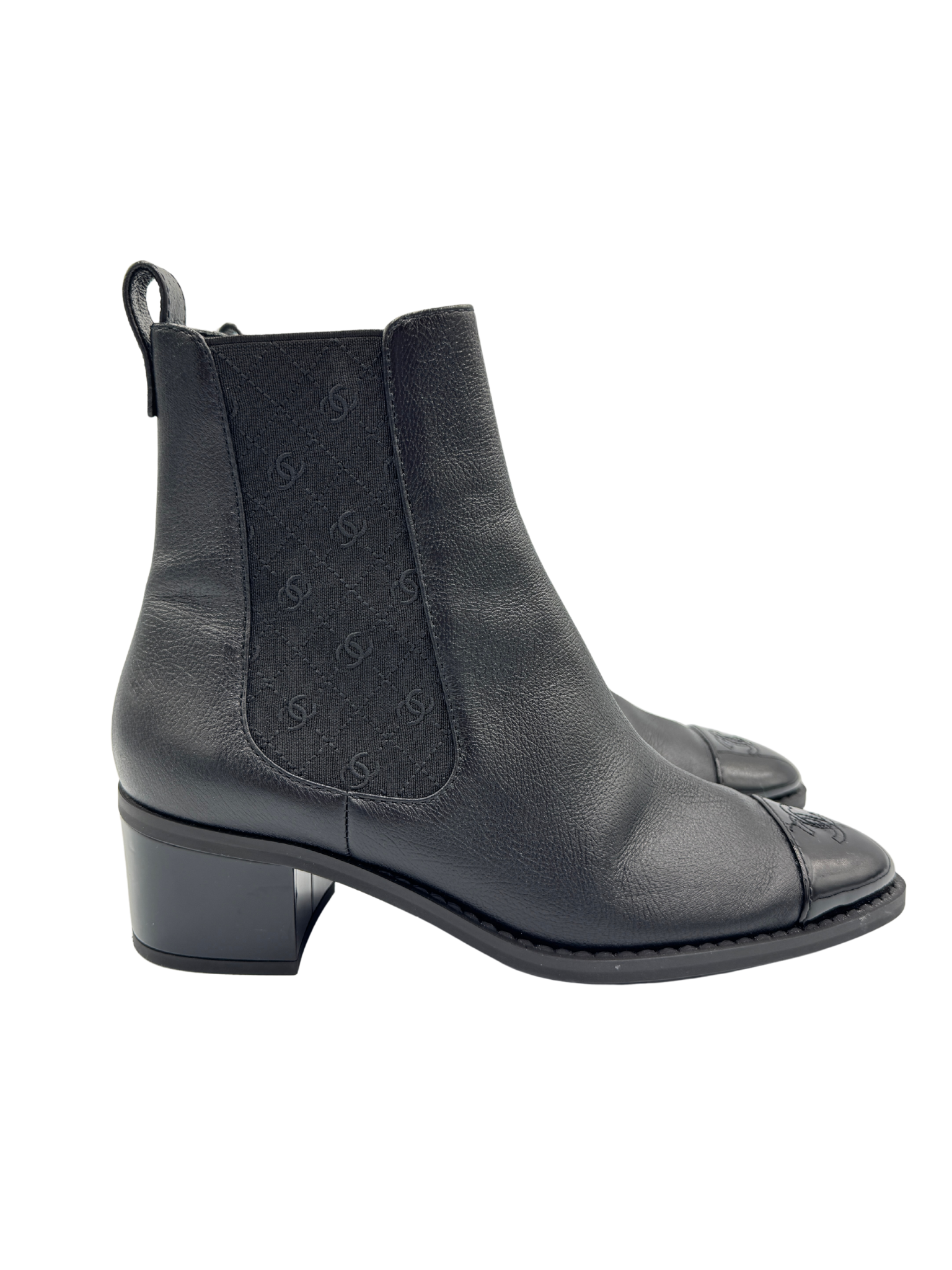 Size 41 CC Classic Chelsea Boots in Black Leather