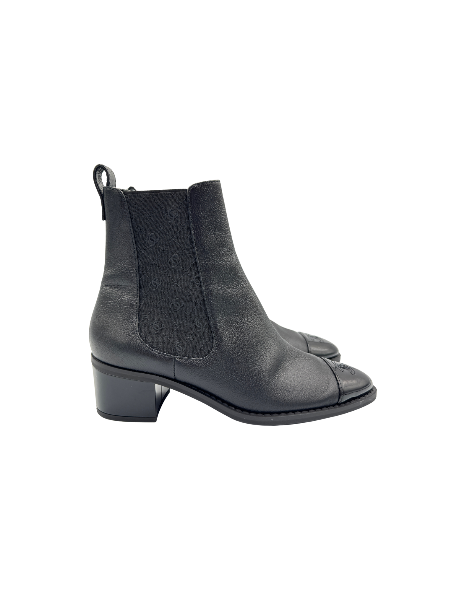 Size 41 CC Classic Chelsea Boots in Black Leather