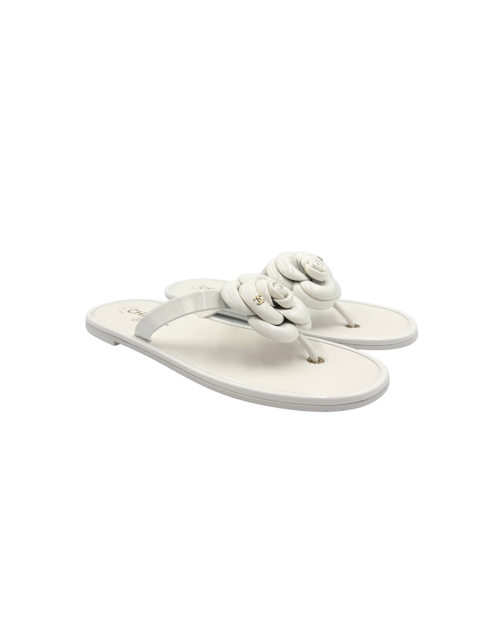 Size 40 2026 Camellia Thong Flat Sandals in White Leather with Patent Leather Accents