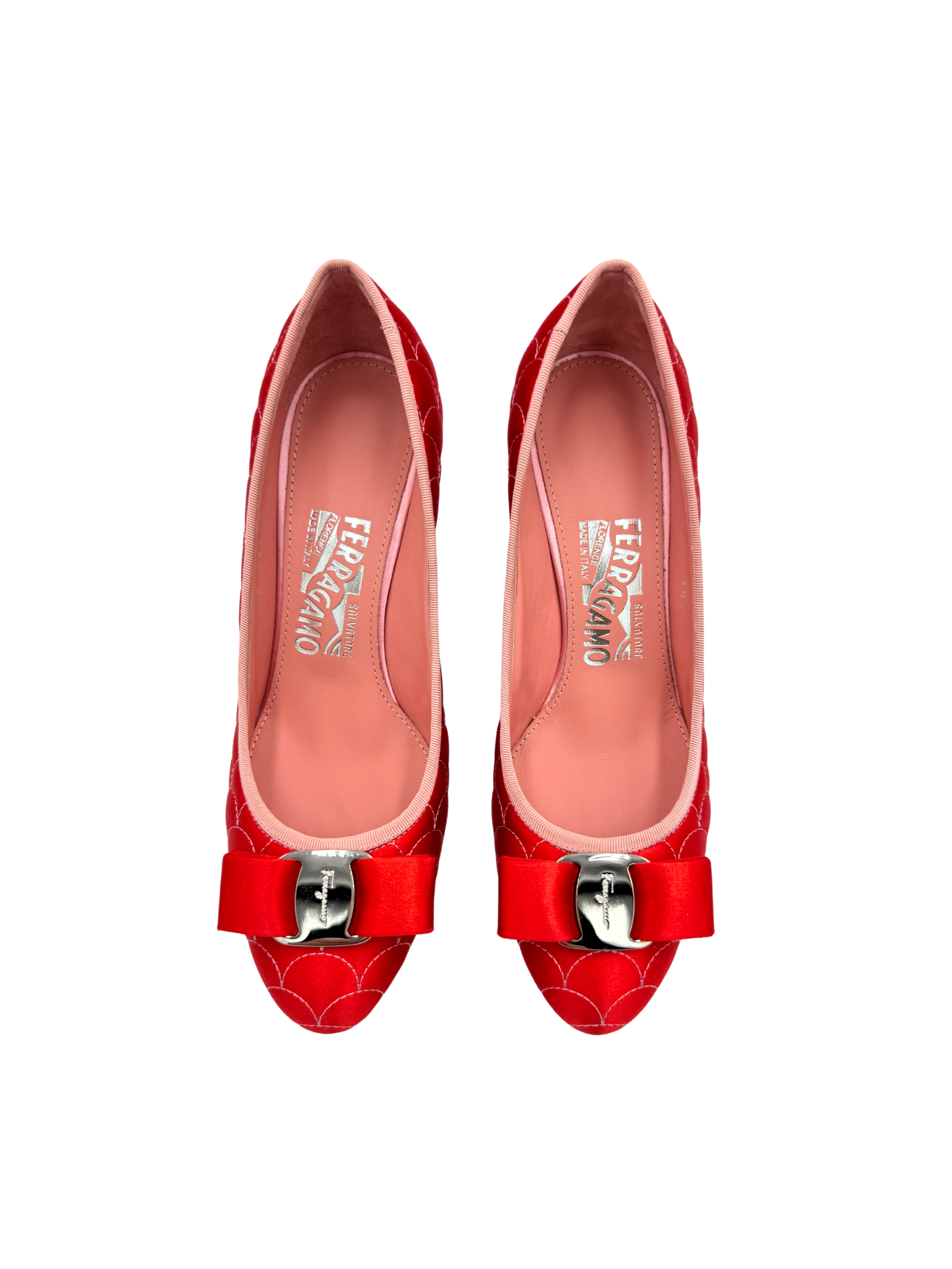 Size 5.5 Scalloped Quilted Vara Bow Pumps in Red Satin