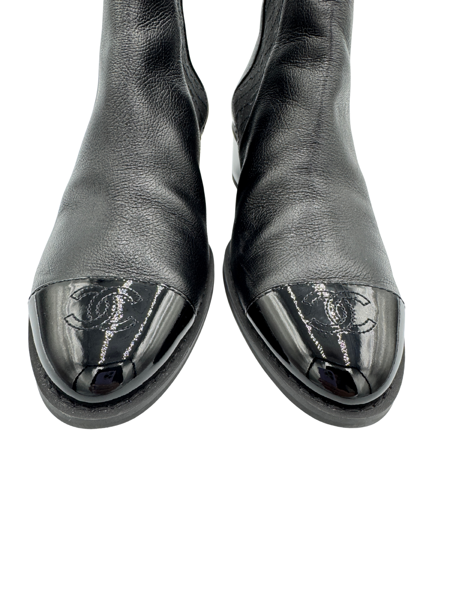 Size 41 CC Classic Chelsea Boots in Black Leather