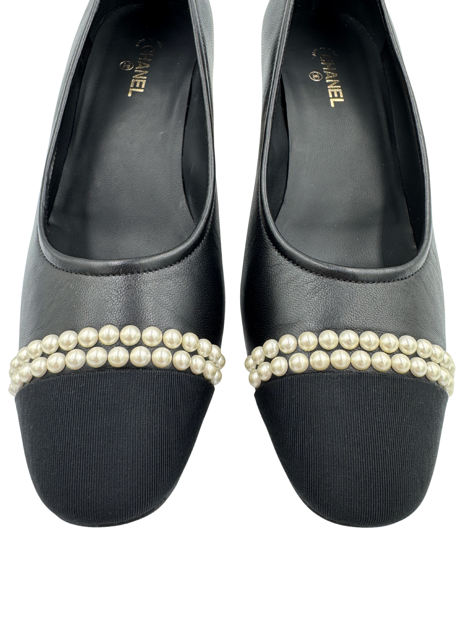 Size 39 2020 Pearl-Embellished CC Cap-Toe Pumps in Black Leather