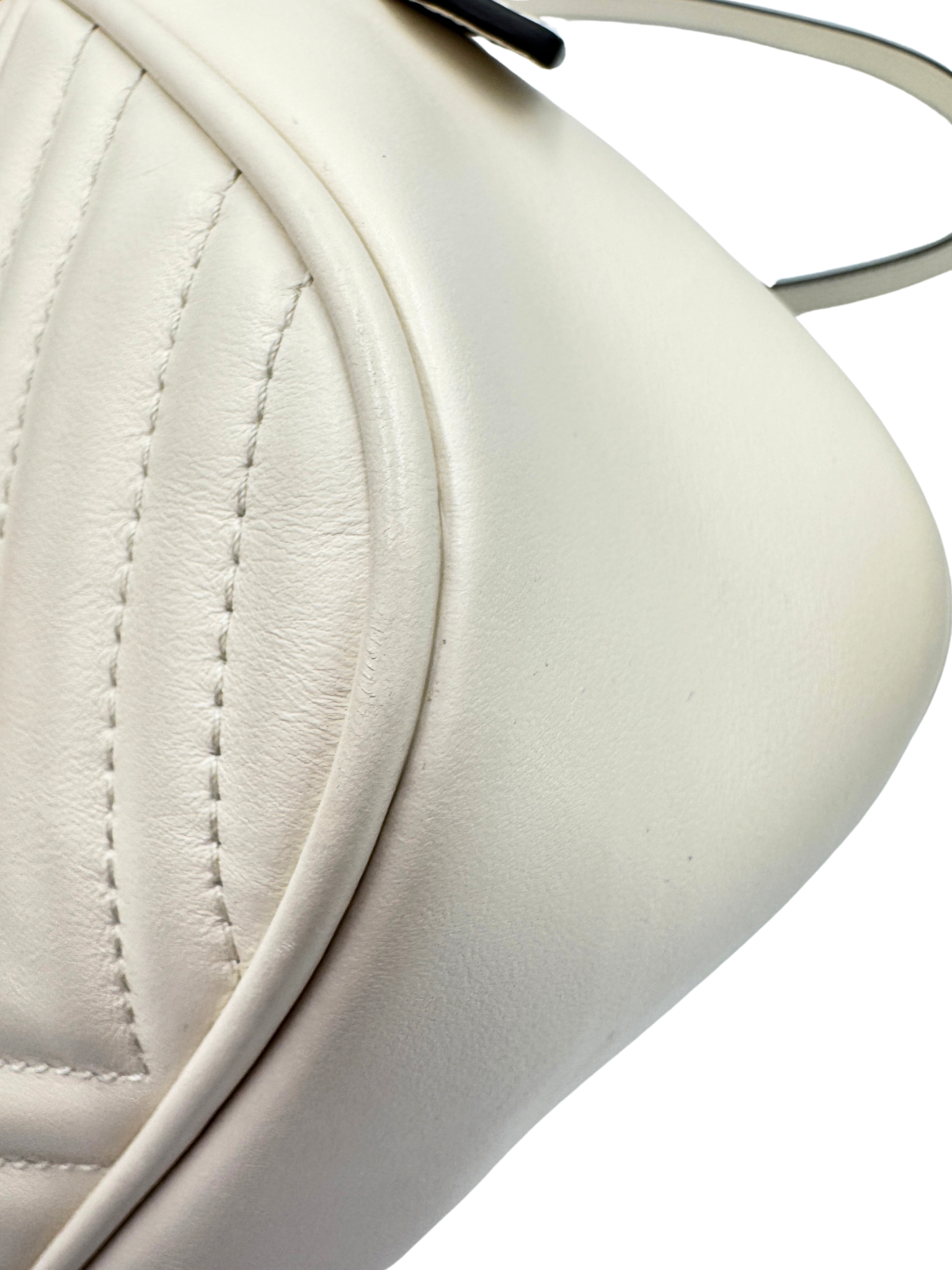 GG Small Marmont Camera Bag in Ivory Leather