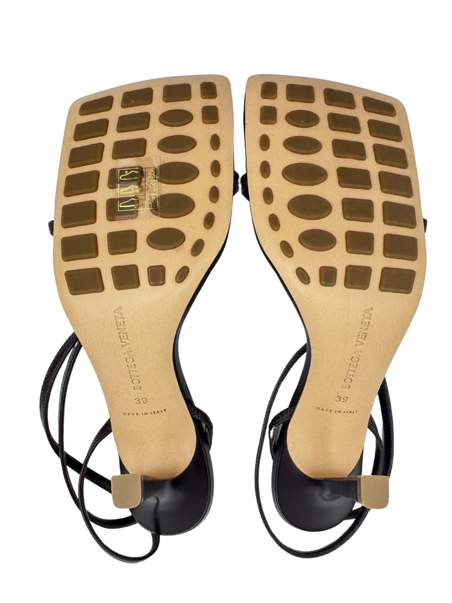 Size 39 T-Strap Heel Sandals in Fondant Brown Leather