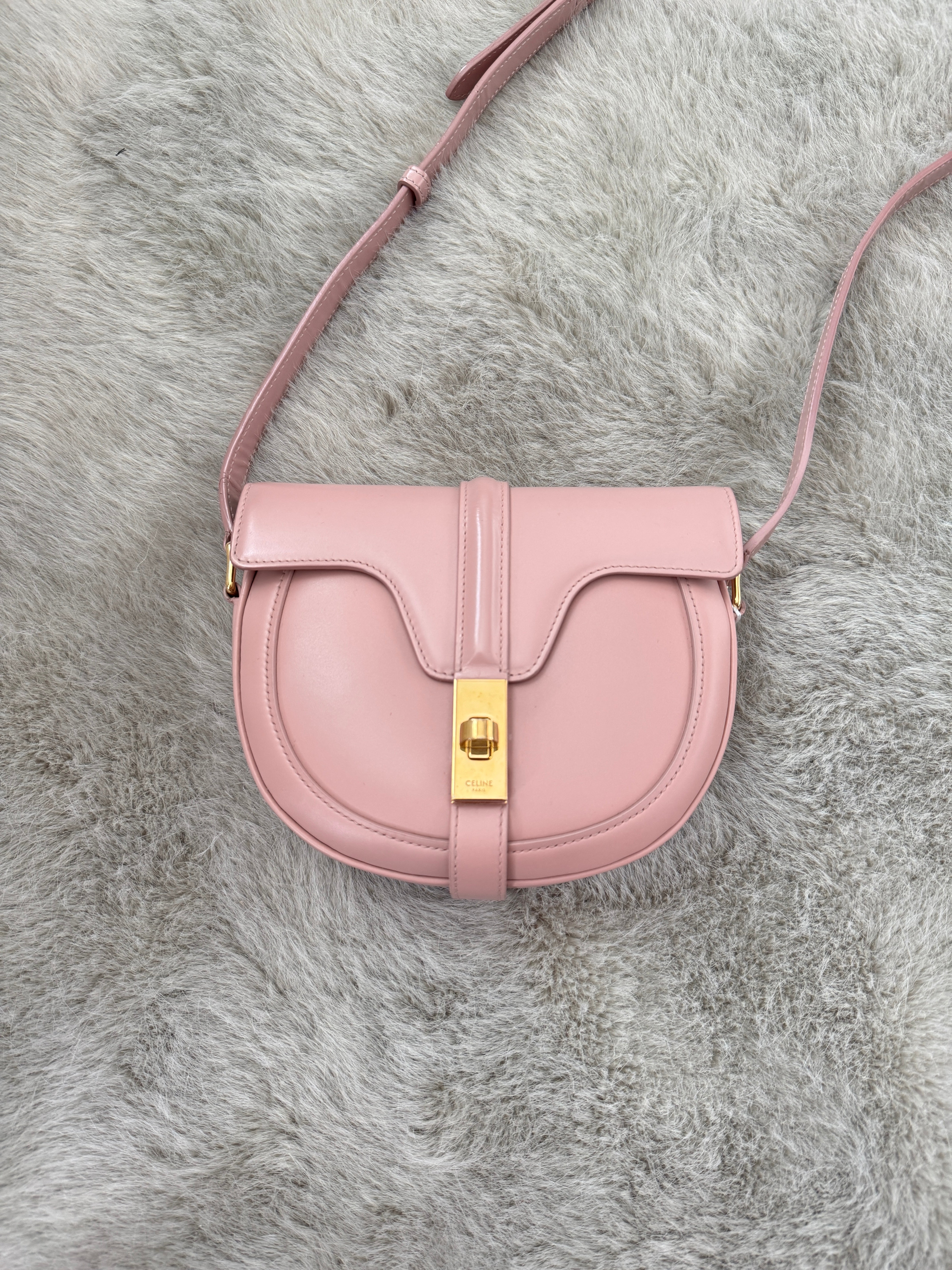 Besace Small 16 Shoulder Bag in Pink Leather