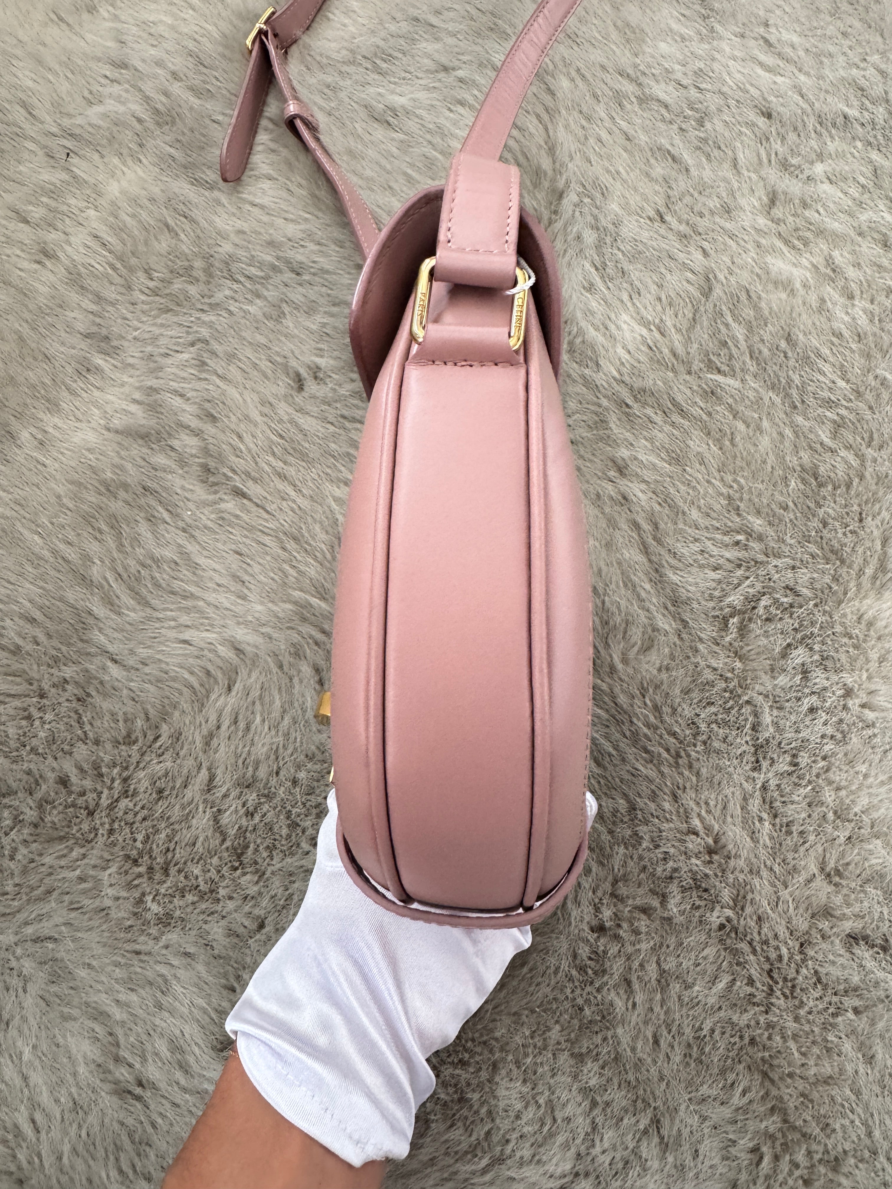 Besace Small 16 Shoulder Bag in Pink Leather