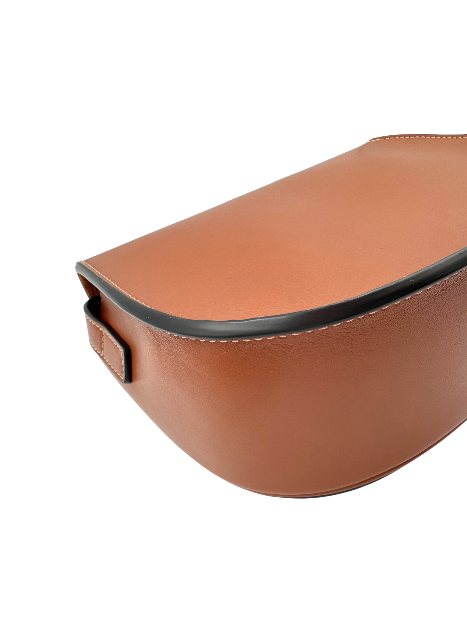 Triomphe Folco Cuir Crossbody Bag in Cognac Leather