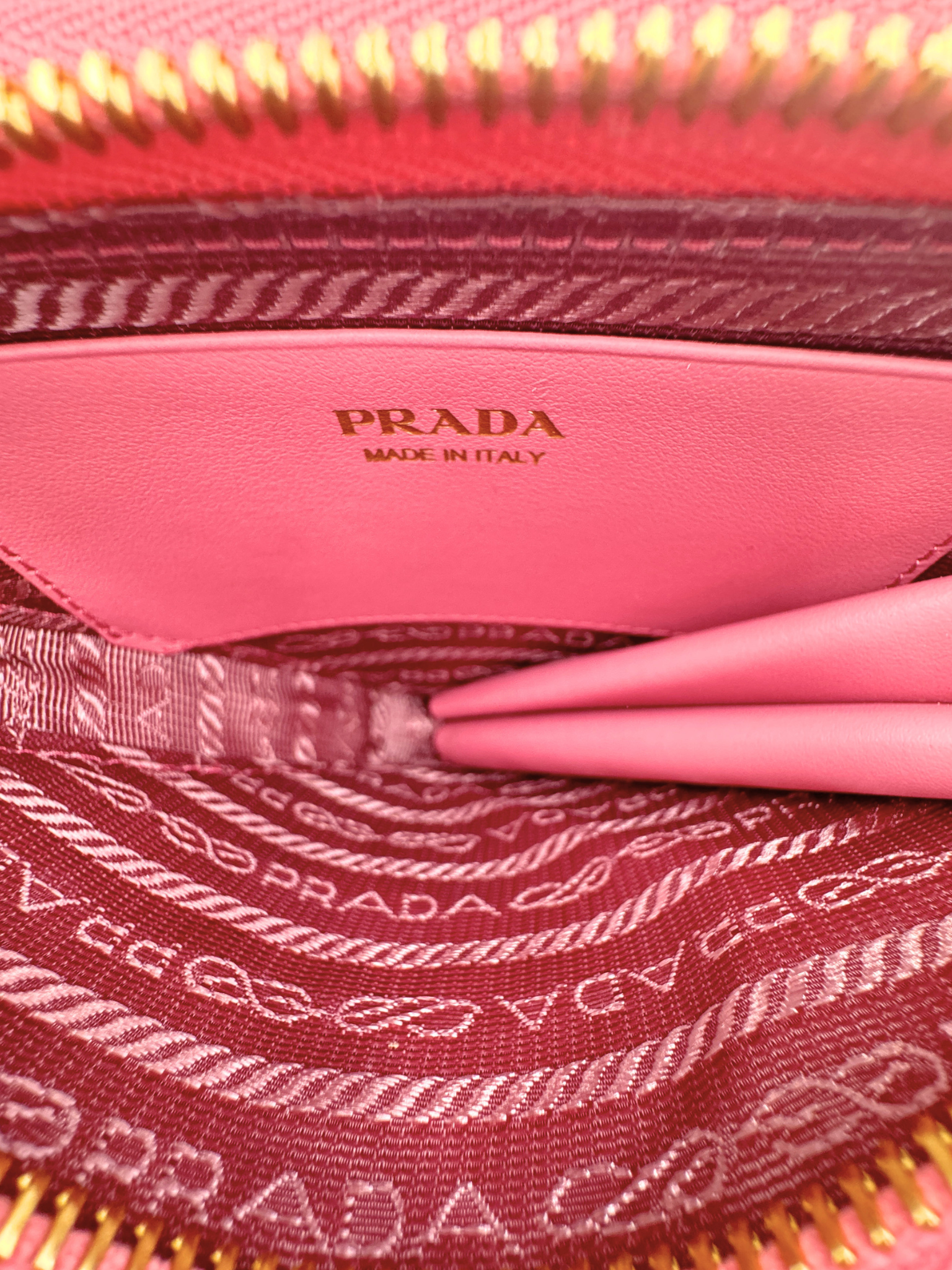Triangle Logo Shoulder Bag in Pink Crochet Raffia & Leather