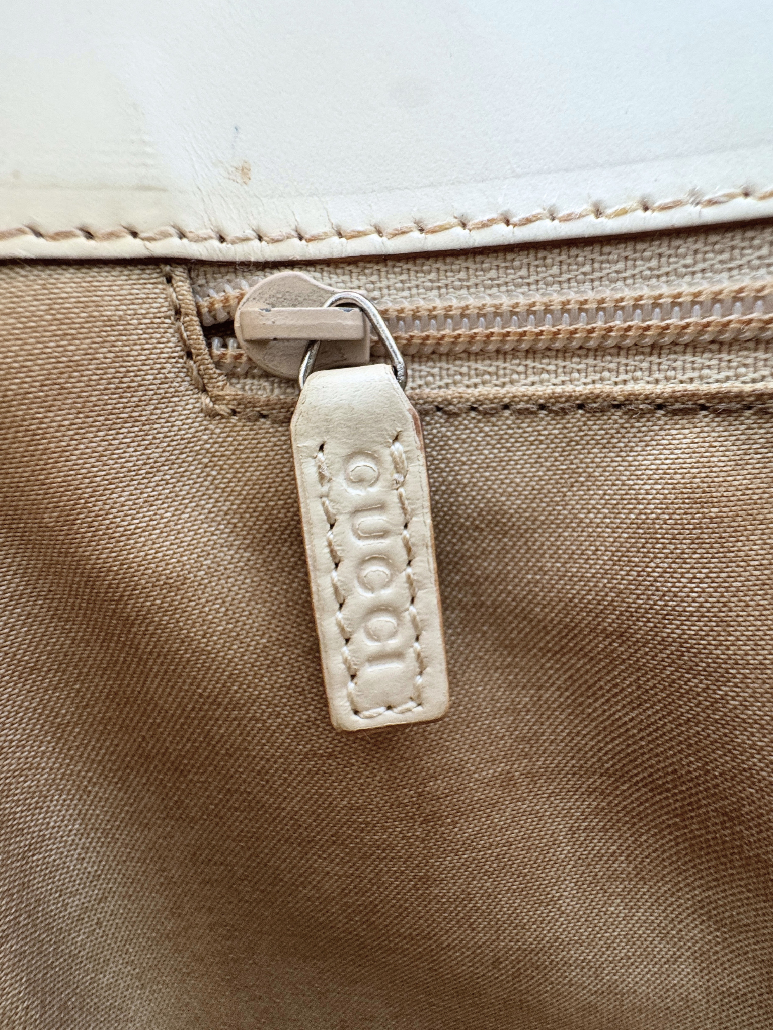 Vintage Jackie Structured Hobo Shoulder Bag in Ivory Monogram GG Supreme Canvas with White Leather Trim