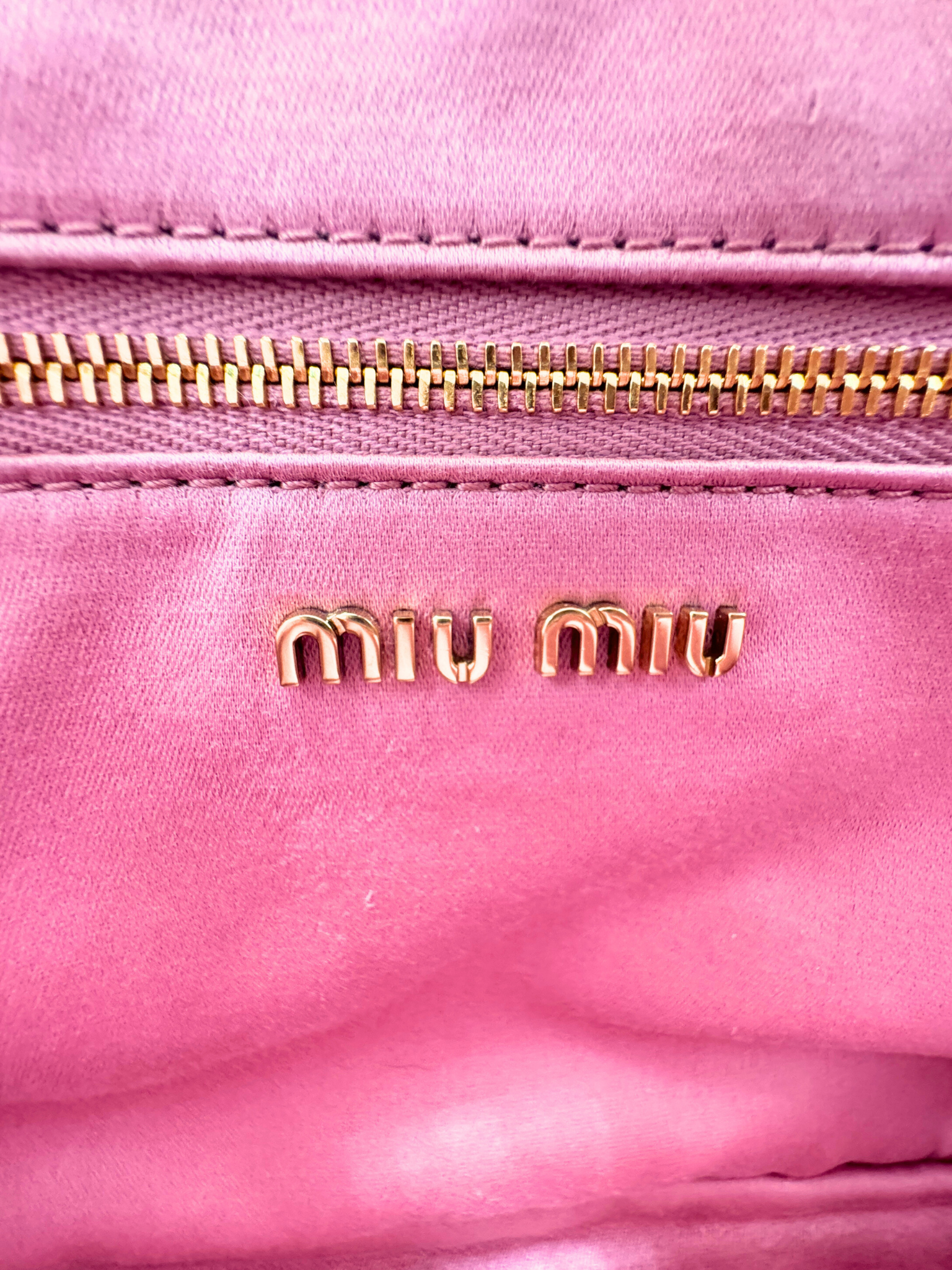 Spirit Shoulder Bag with Chainlink Strap in Pink Calfskin Leather