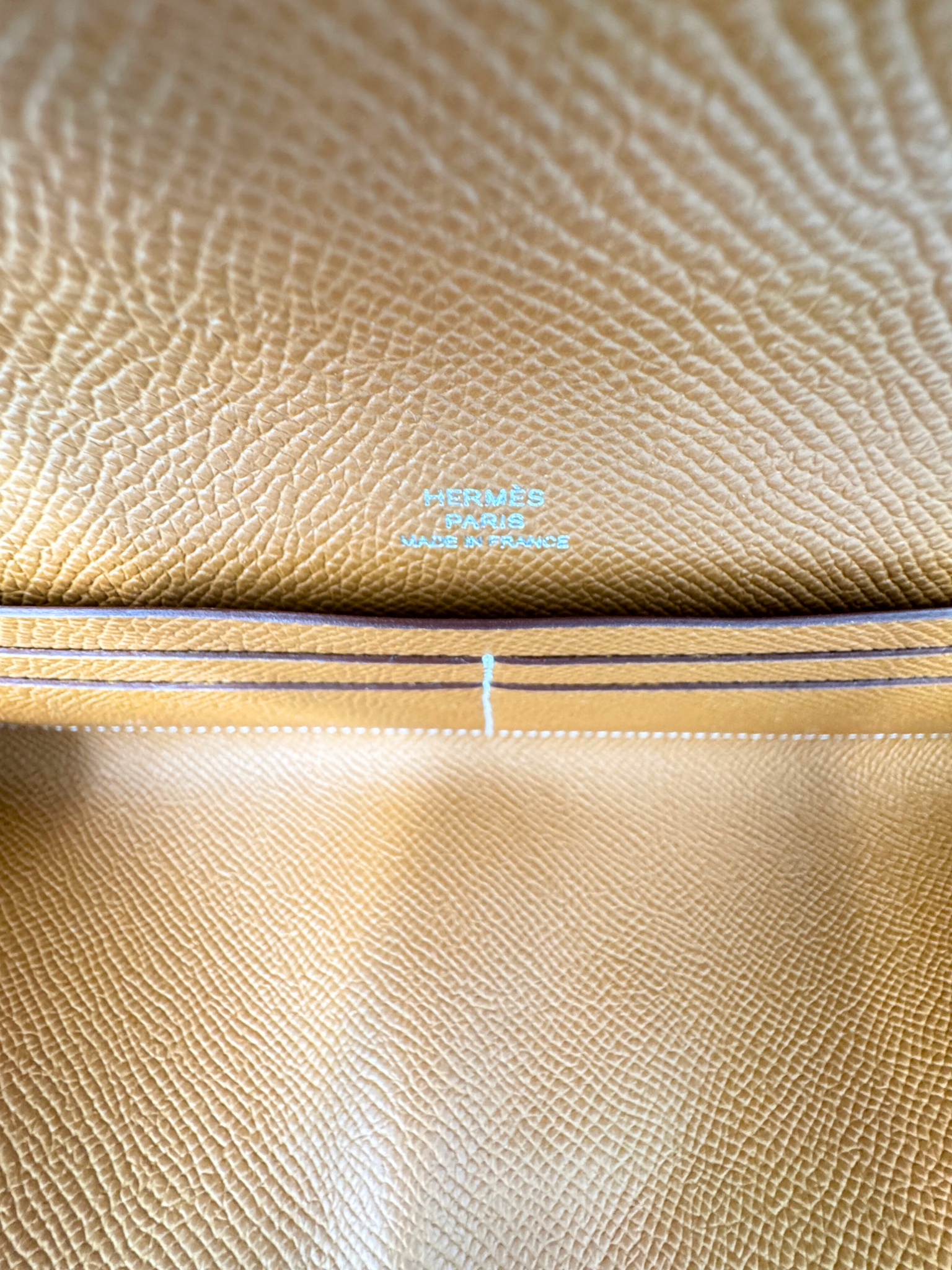 Maillon Wallet To Go with Chaine D'Ancre Buckle in Gold Epsom Leather with Palladium Hardware