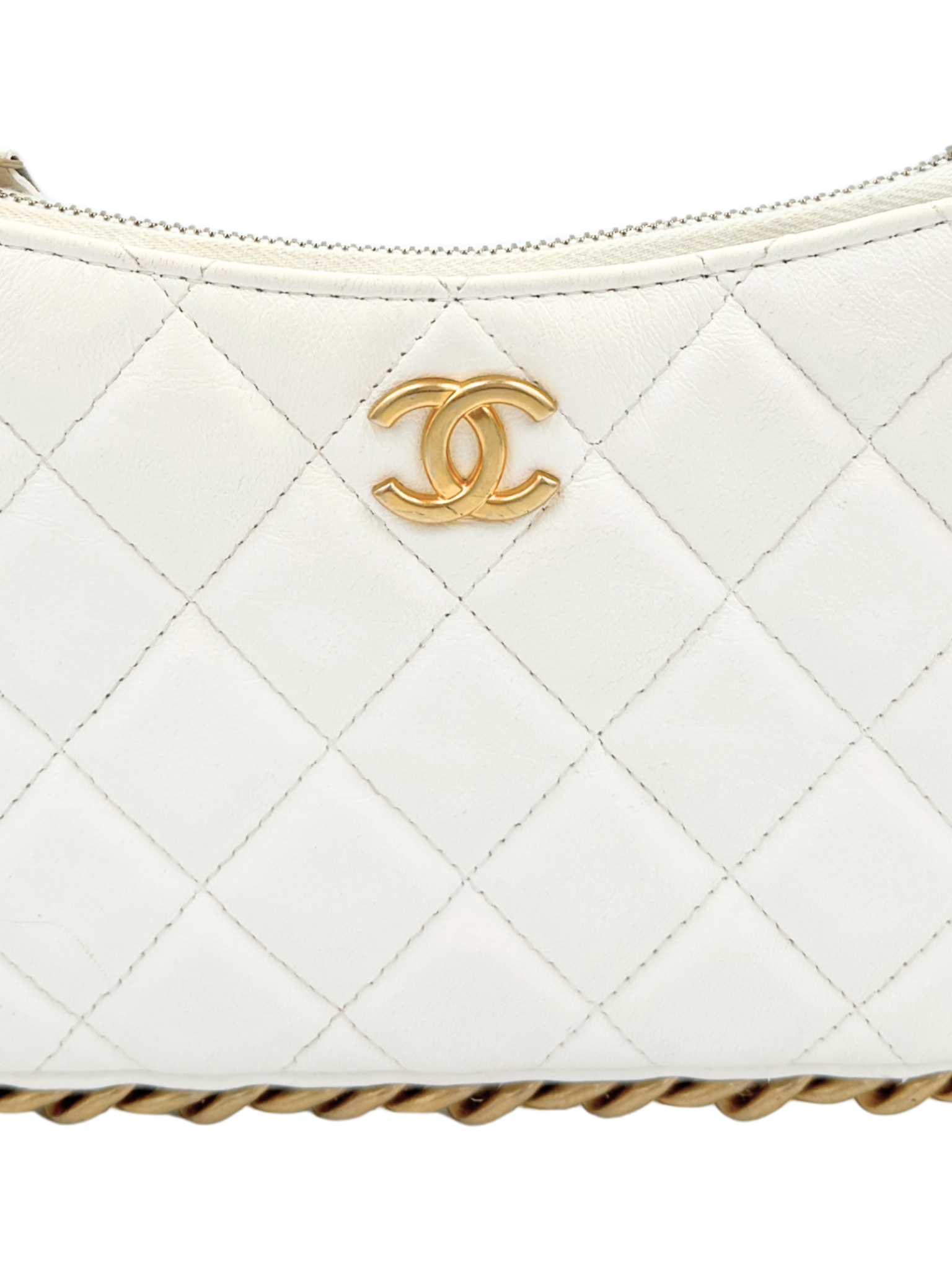 Classic Quilted Chain Around Trendy Hobo Shoulder Bag with Top Handle in White Lambskin Leather