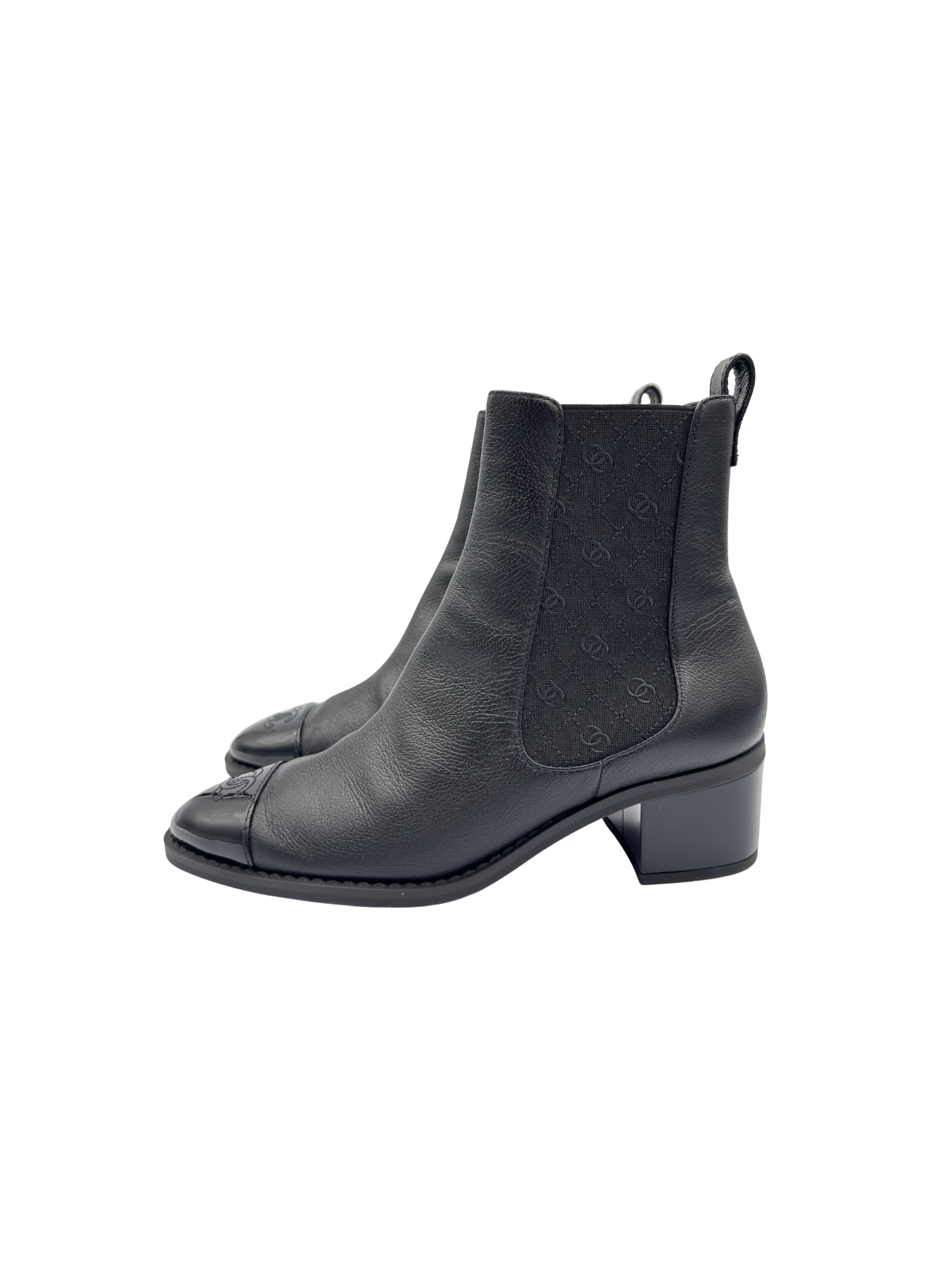 Size 41 CC Classic Chelsea Boots in Black Leather