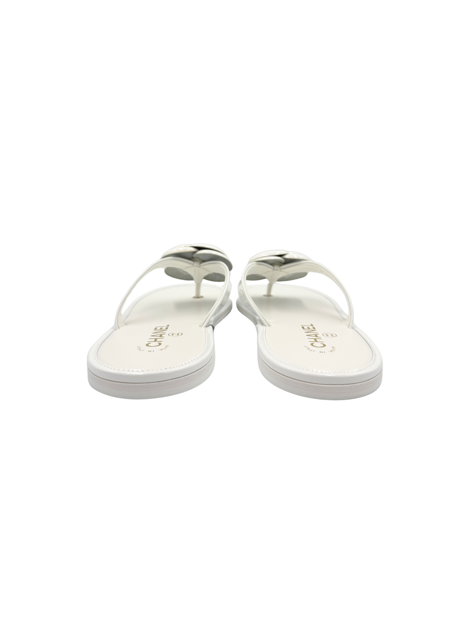 Size 40 2026 Camellia Thong Flat Sandals in White Leather with Patent Leather Accents