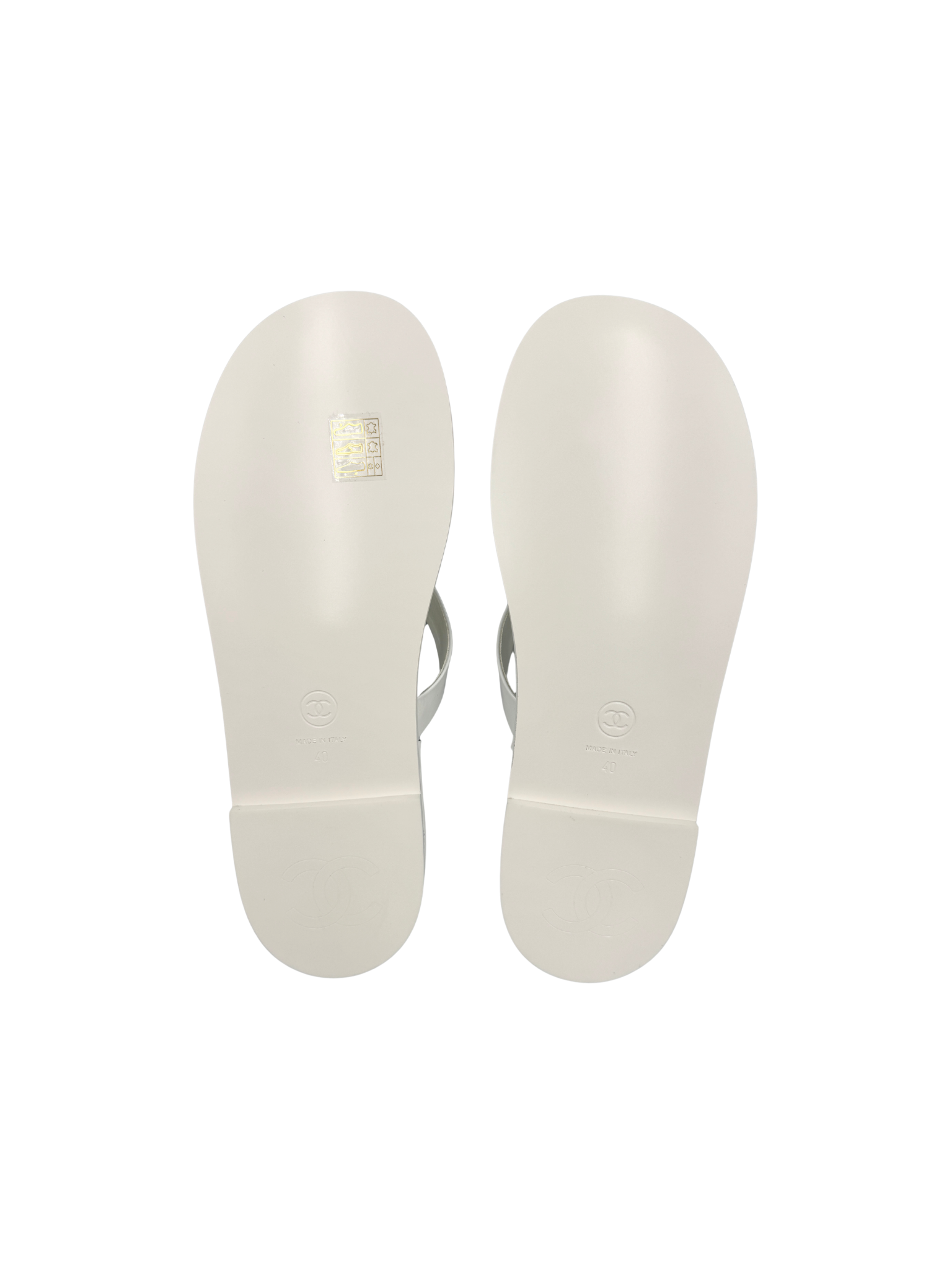 Size 40 2026 Camellia Thong Flat Sandals in White Leather with Patent Leather Accents
