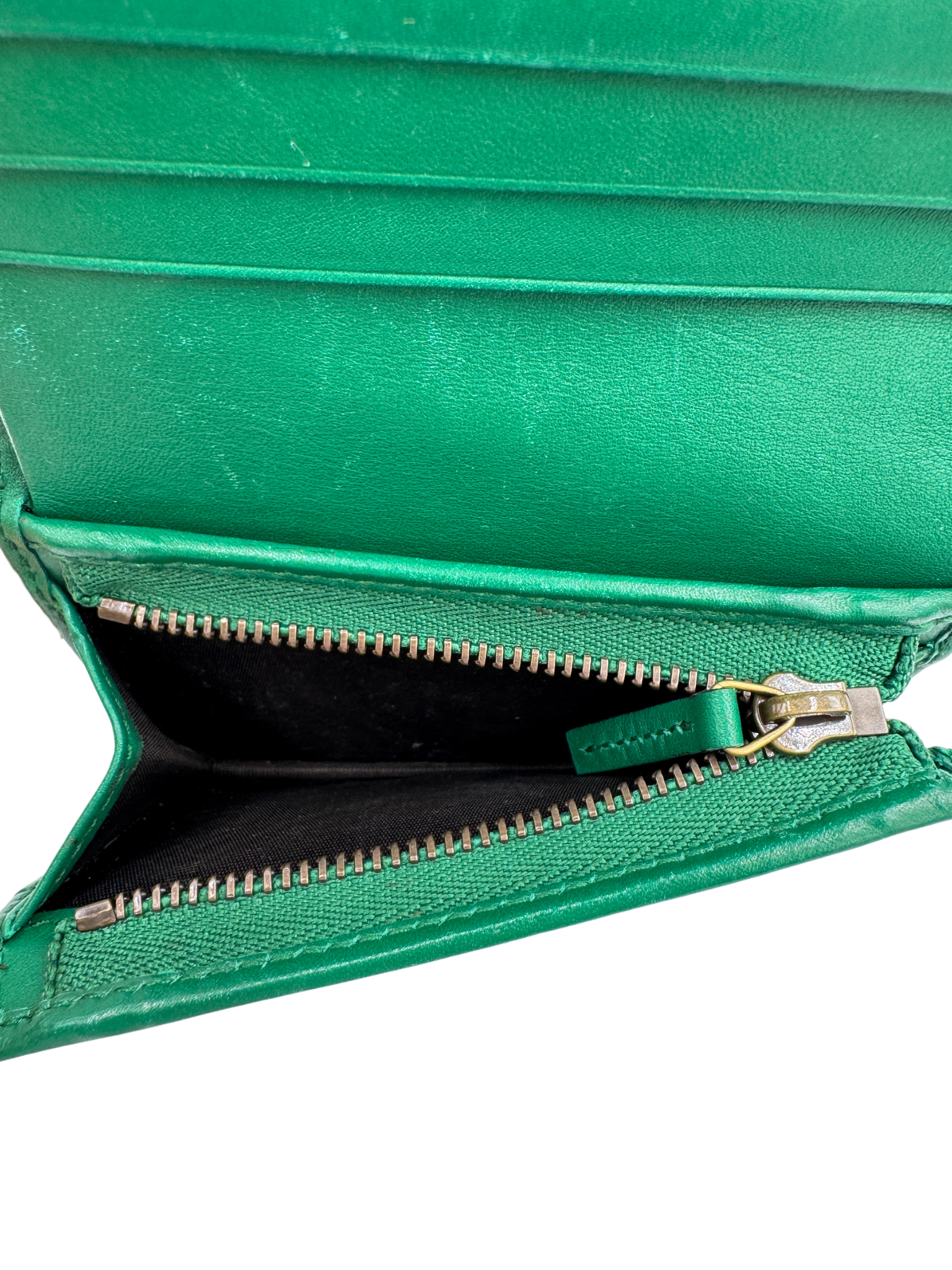 GG Marmont Chevron Matelasse Quilted Foldover Card Holder Wallet in Green Leather