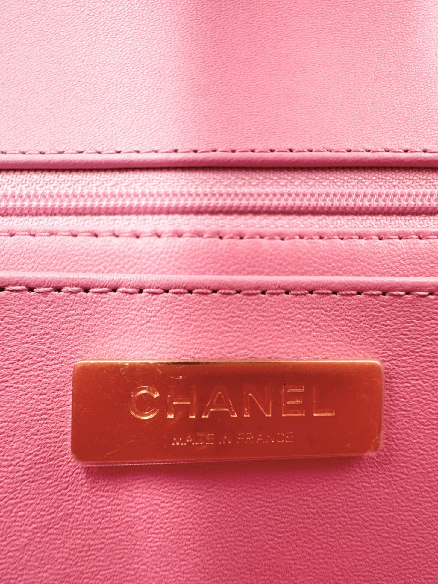 East-West Classic Flap Clutch Shoulder Bag in Pink Tweed (Cruise 2025/2026 Collection)