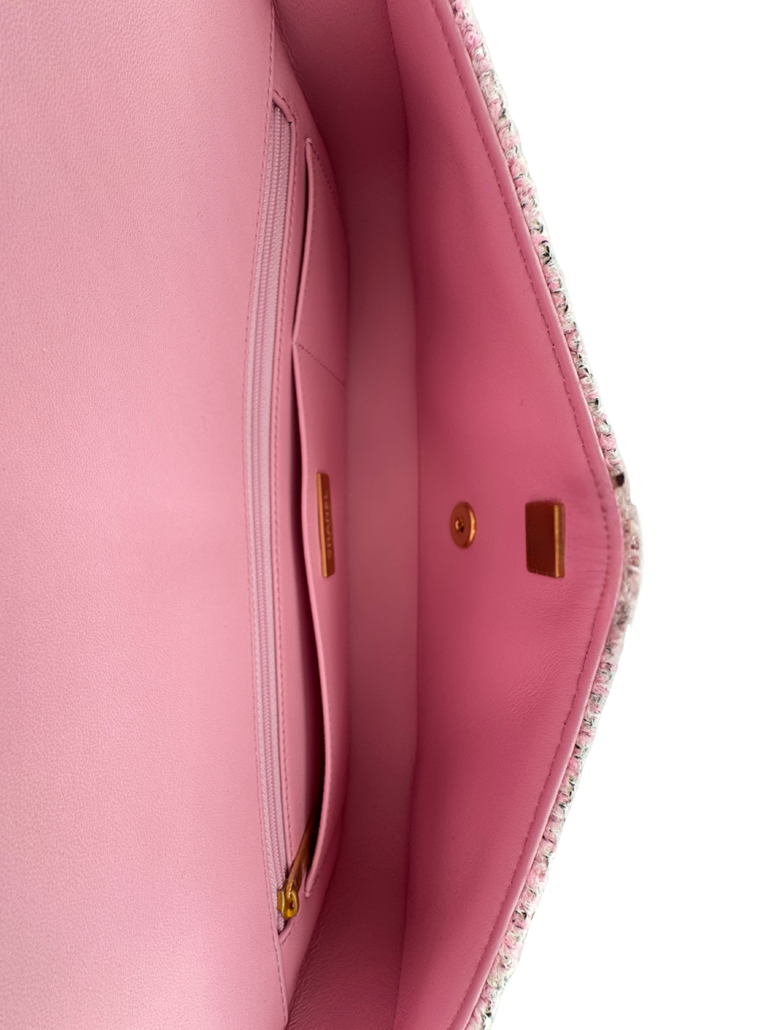 East-West Classic Flap Clutch Shoulder Bag in Pink Tweed (Cruise 2025/2026 Collection)