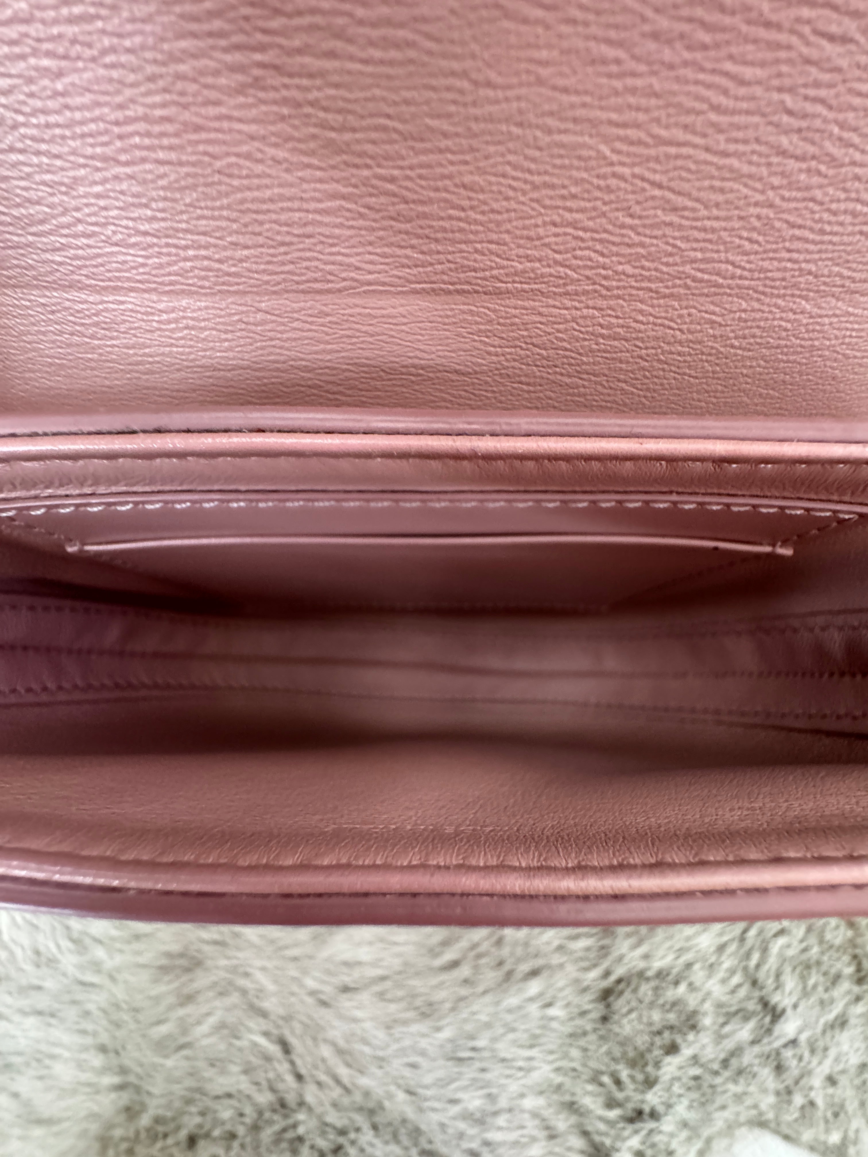Besace Small 16 Shoulder Bag in Pink Leather